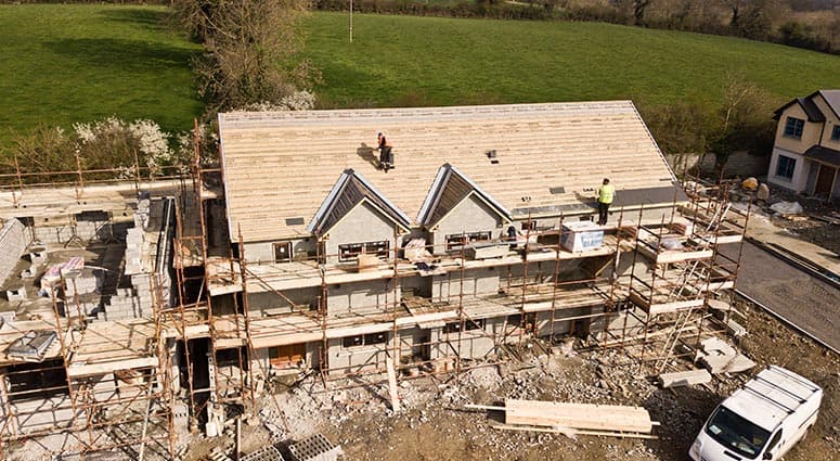 how to start a roofing company