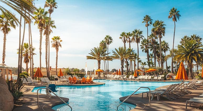 how to start a pool building company